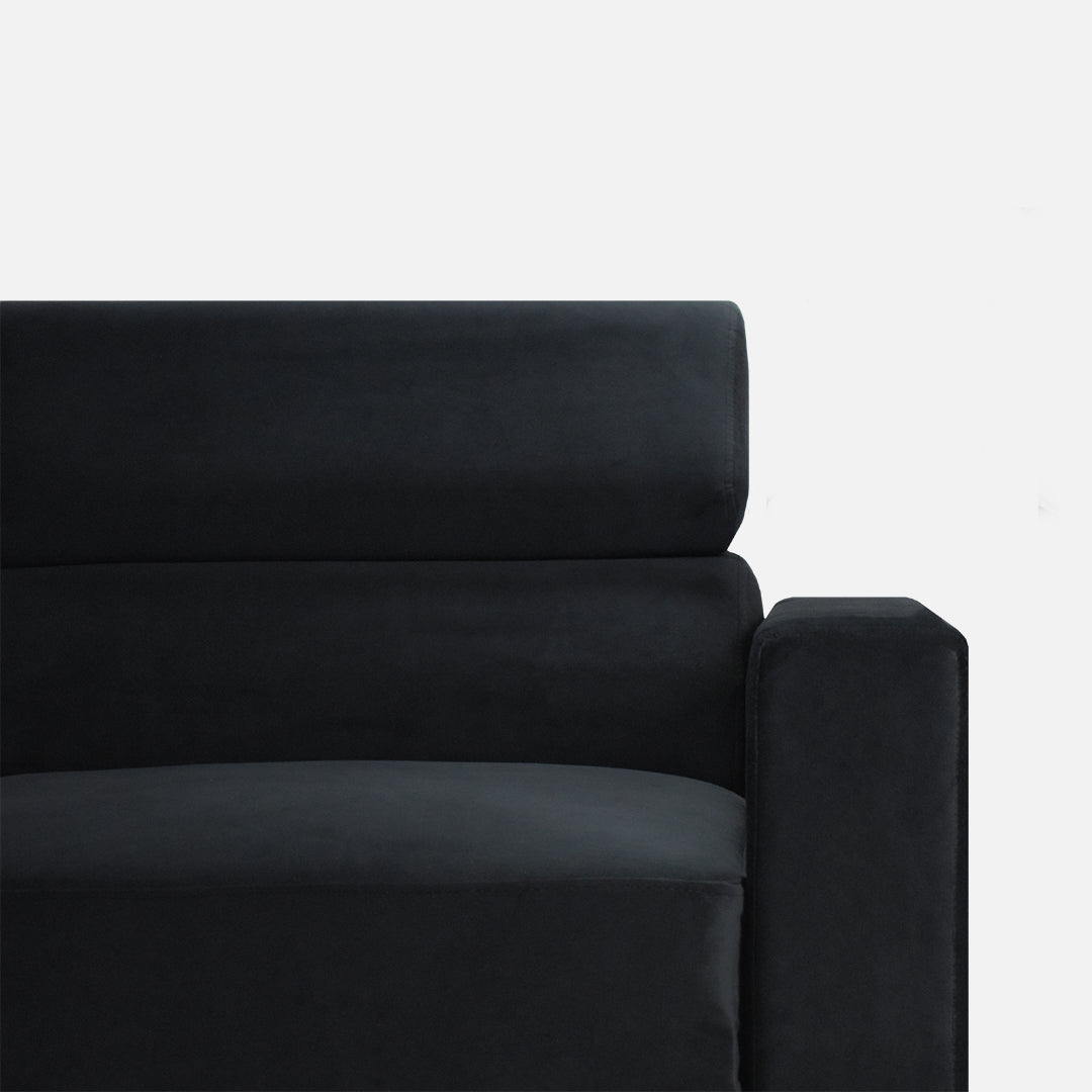 stilingas juodas minkstas kampas, skirtas saliono interjero dizainui pas mus ji patogu pirkti