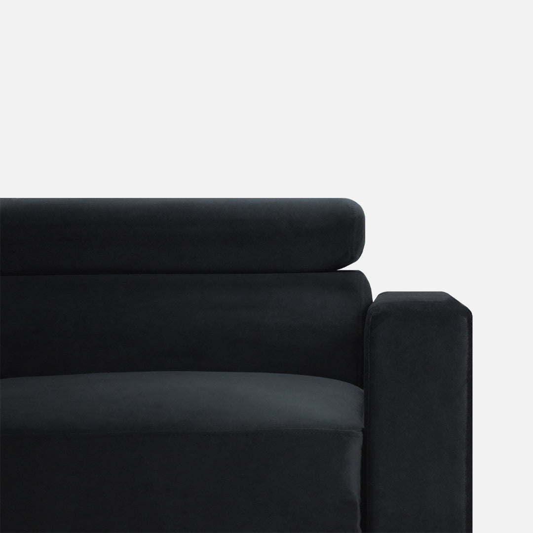 stilingas juodas minkstas kampas, skirtas saliono interjero dizainui pas mus ji patogu pirkti