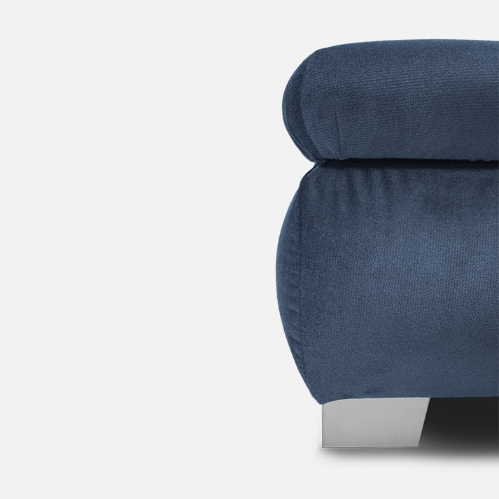 stilingas melynos spalvos pufikas skirtas prie minksto kampo