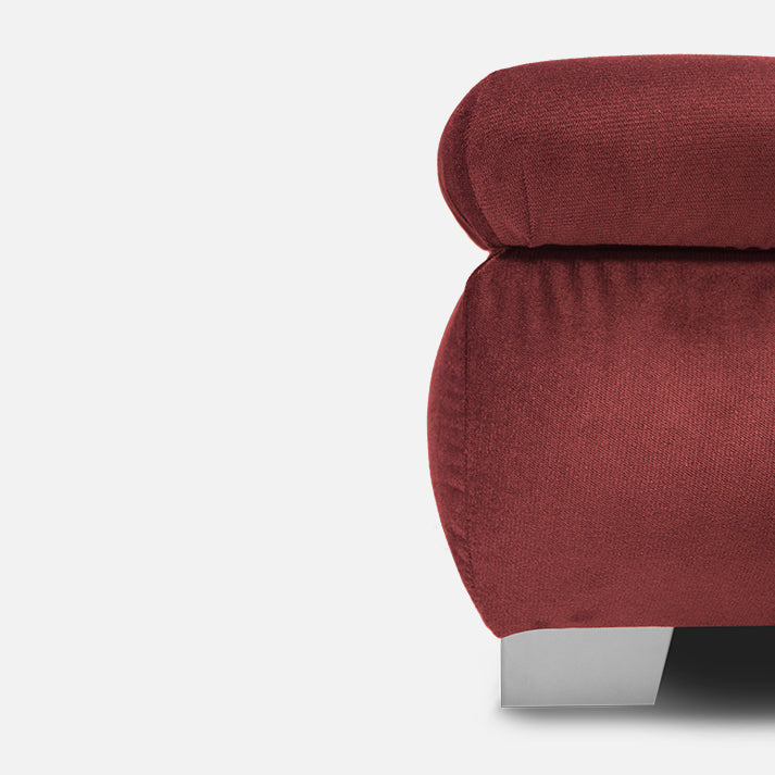 stilingas raudonos spalvos pufikas skirtas prie minkstu kampu aksesuaru